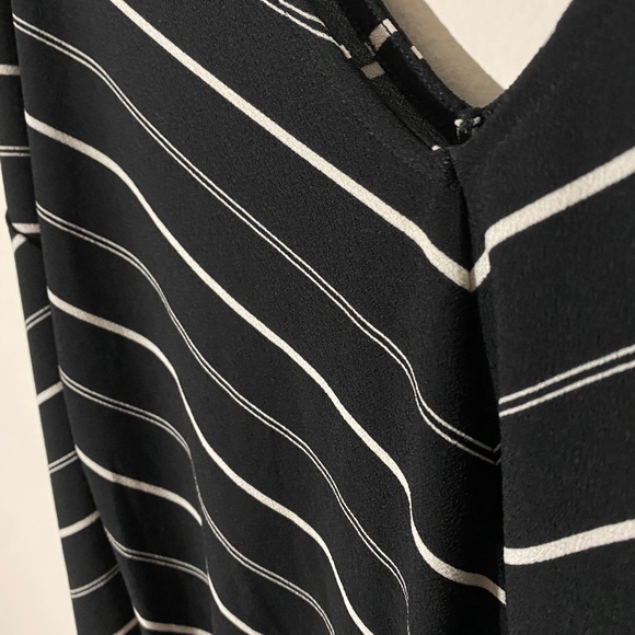 Express One Eleven black/white striped bell sleeve cropped blouse XS - Picture 6 of 7